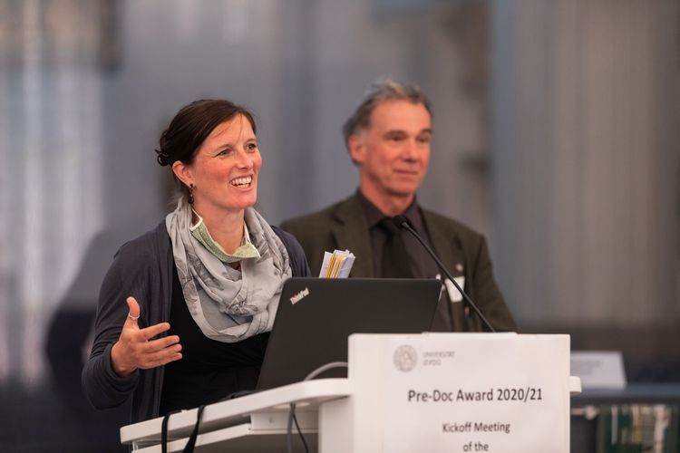 Dr. Nicole Koburger und Prorektor Prof. Dr. Erich Schröger bei der Auftaktveranstaltung.