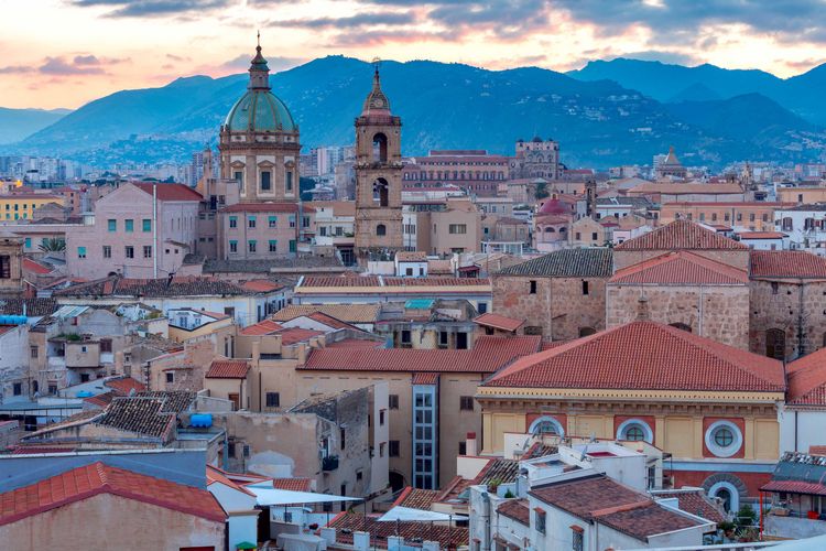 Zu sehen ist die Altstadt von Palermo.