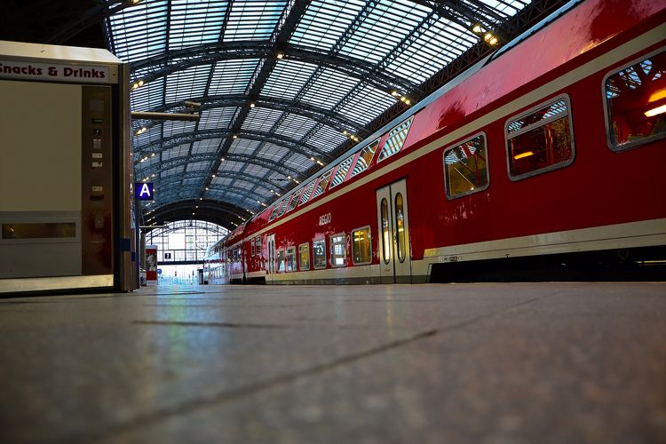 Regionalzug im Leipziger Hauptbahnhof. 