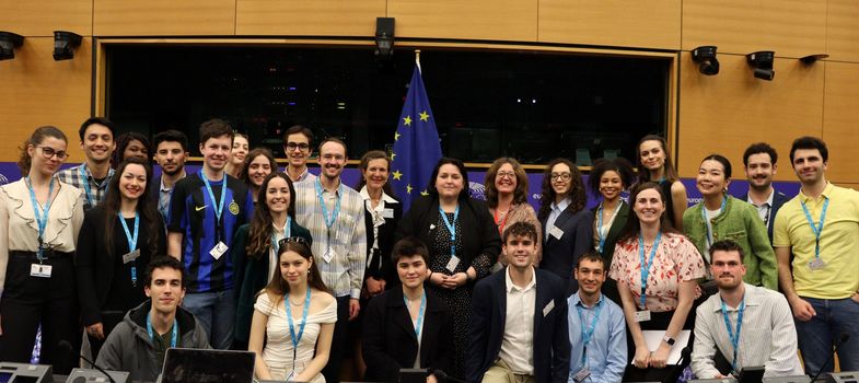 Zu sehen ist die Gruppe des Panels „EU Artificial Intelligence“.