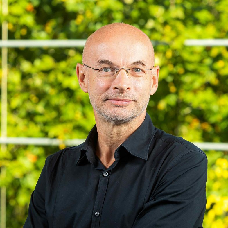 Prof. Claus Altmayer