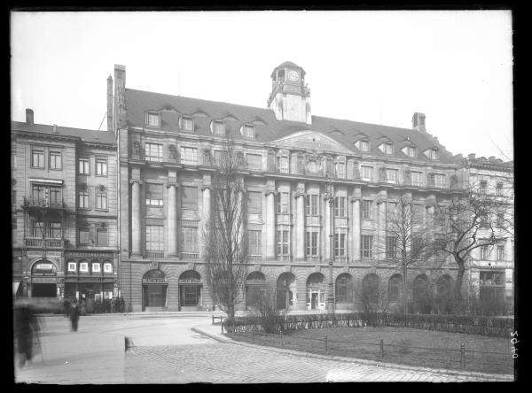 Gebäude in der Goethestraße 3-5 um 1917.